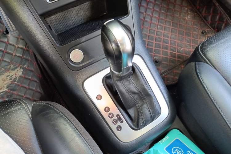 Used Volkswagen Tiguan 2015 1.8TSI Automatic Two-Wheel Drive Luxury Model Gear Lever