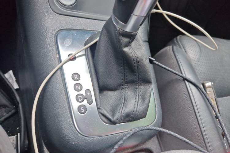 Used Volkswagen Tiguan 2015 1.8TSI Automatic Two-Wheel Drive Luxury Model Gear Lever