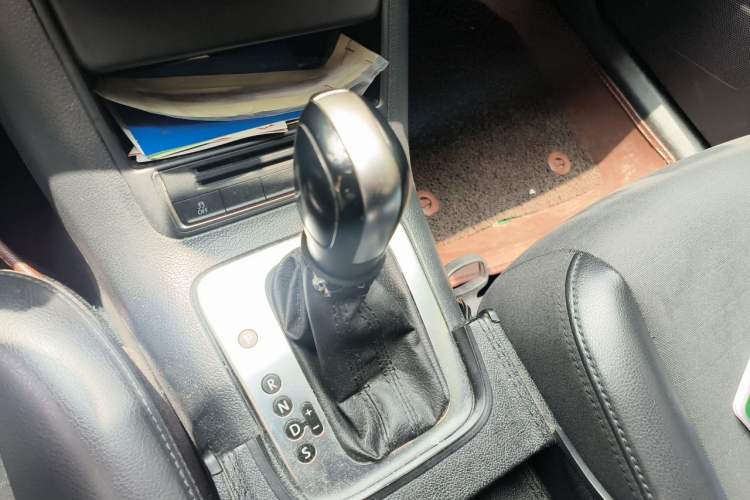 Used Volkswagen Tiguan 2015 1.8TSI Automatic Two-Wheel Drive Trend Edition Gear Lever