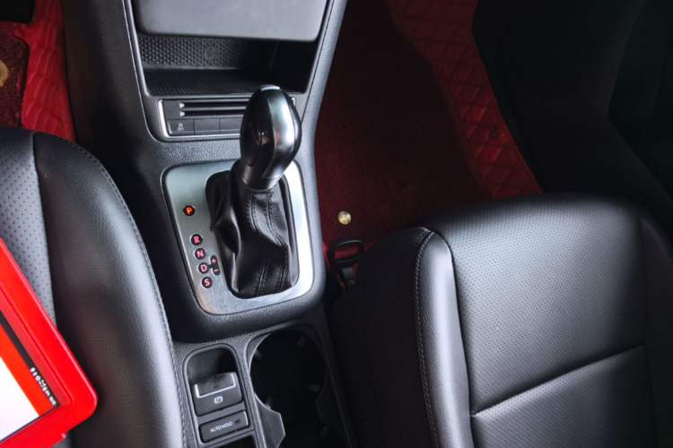 Used Volkswagen Tiguan 2015 1.8TSI Automatic Two-Wheel Drive Trend Edition Gear Lever