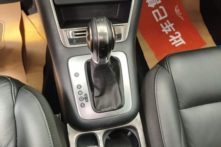 Used Volkswagen Tiguan 2015 1.8TSI Automatic Two-Wheel Drive Comfort Edition Gear Lever