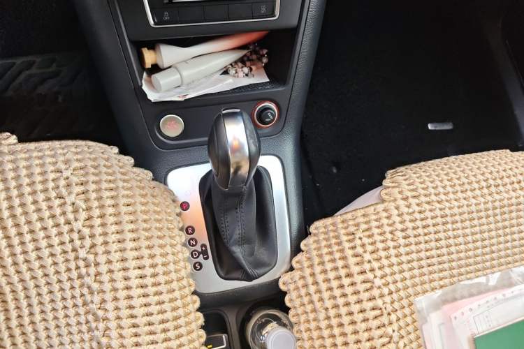 Used Volkswagen Tiguan 2015 1.8TSI Automatic Two-Wheel Drive Luxury Model Gear Lever