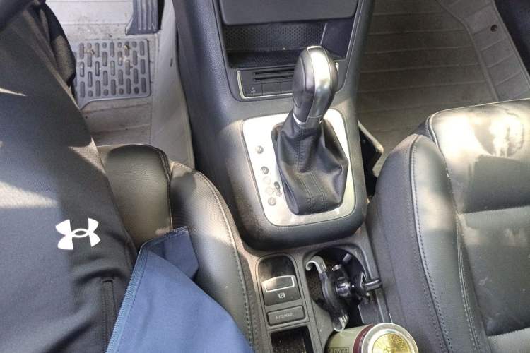 Used Volkswagen Tiguan 2015 1.8TSI Automatic Two-Wheel Drive Comfort Edition Gear Lever