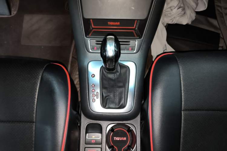 Used Volkswagen Tiguan 2015 1.8TSI Automatic Two-Wheel Drive Trend Edition Gear Lever