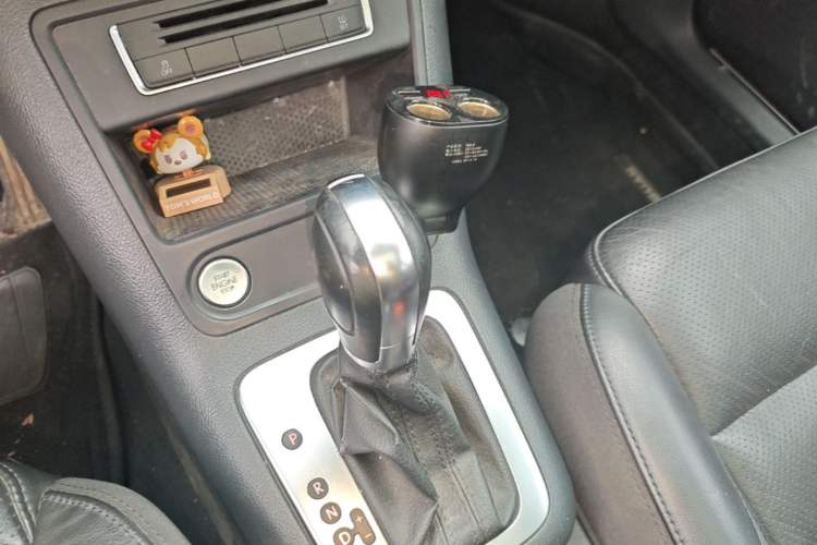 Used Volkswagen Tiguan 2015 1.8TSI Automatic Two-Wheel Drive Luxury Model Gear Lever