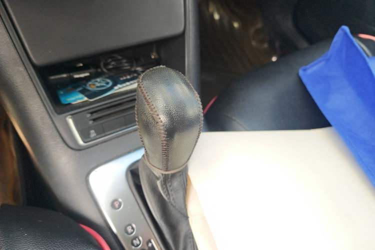 Used Volkswagen Tiguan 2015 1.8TSI Automatic Two-Wheel Drive Comfort Edition Gear Lever