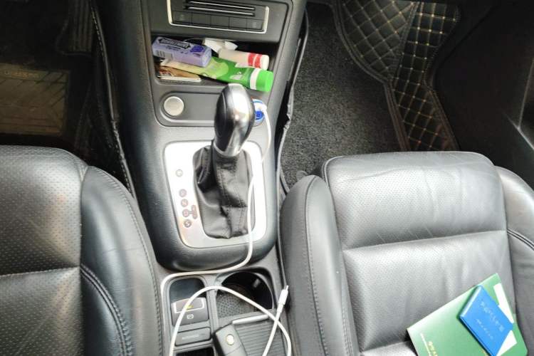 Used Volkswagen Tiguan 2015 1.8TSI Automatic Two-Wheel Drive Luxury Model Gear Lever