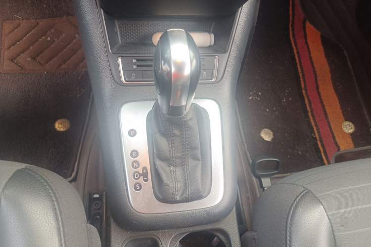 Used Volkswagen Tiguan 2015 1.8TSI Automatic Two-Wheel Drive Trend Edition Gear Lever