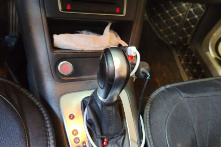 Used Volkswagen Tiguan 2015 1.8TSI Automatic Two-Wheel Drive Luxury Model Gear Lever
