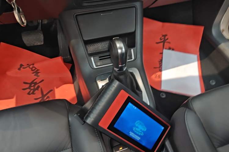 Used Volkswagen Tiguan 2015 1.8TSI Automatic All-Wheel Drive Comfort Edition Gear Lever