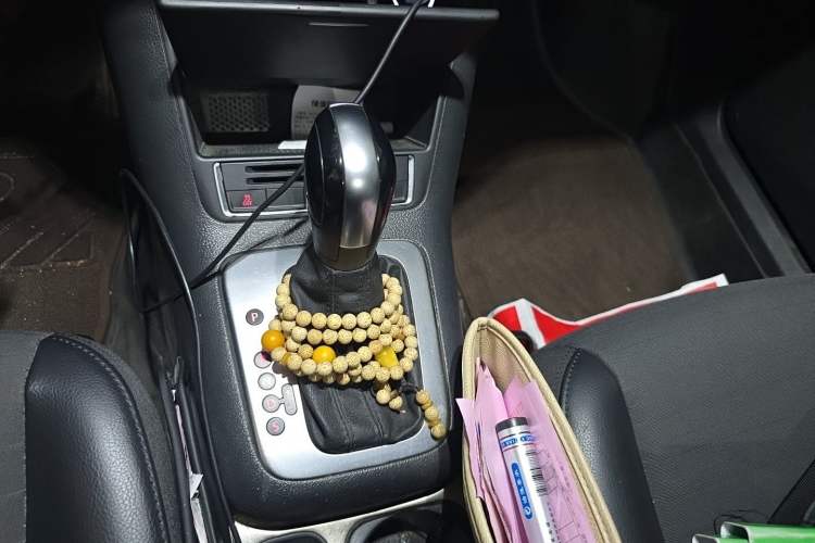 Used Volkswagen Tiguan 2015 1.8TSI Automatic Two-Wheel Drive Trend Edition Gear Lever