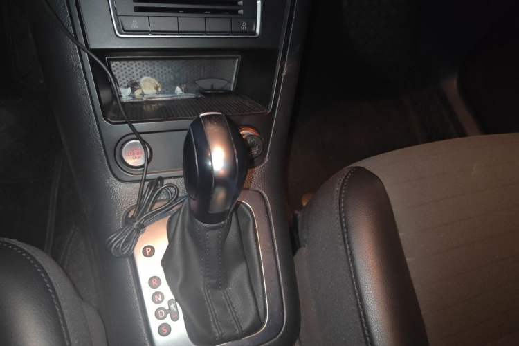 Used Volkswagen Tiguan 2015 1.8TSI Automatic Two-Wheel Drive Trend Edition Gear Lever