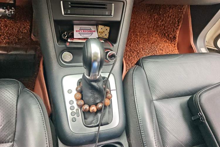 Used Volkswagen Tiguan 2015 1.8TSI Automatic Two-Wheel Drive Luxury Model Gear Lever