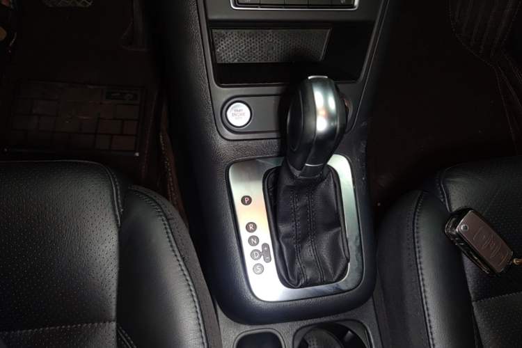 Used Volkswagen Tiguan 2015 1.8TSI Automatic Two-Wheel Drive Luxury Model Gear Lever