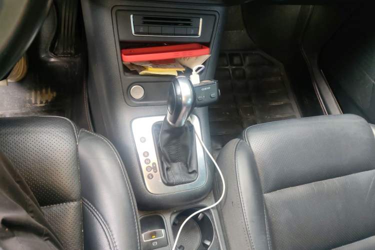 Used Volkswagen Tiguan 2015 1.8TSI Automatic Two-Wheel Drive Luxury Model Gear Lever