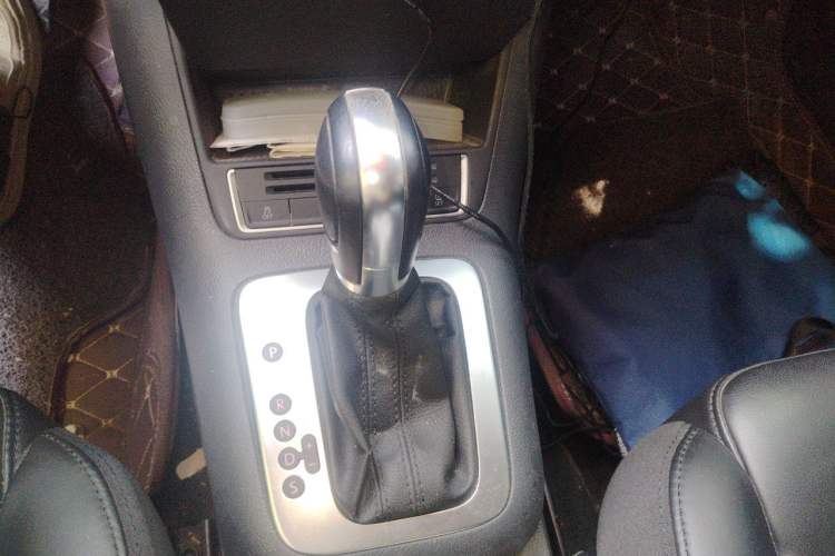 Used Volkswagen Tiguan 2015 1.8TSI Automatic Two-Wheel Drive Comfort Edition Gear Lever