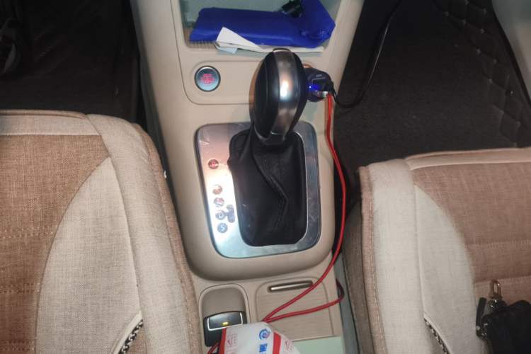 Used Volkswagen Tiguan 2015 1.8TSI Automatic Two-Wheel Drive Luxury Model Gear Lever