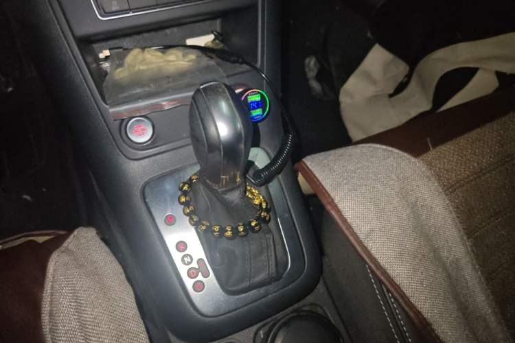 Used Volkswagen Tiguan 2015 1.8TSI Automatic Two-Wheel Drive Luxury Model Gear Lever