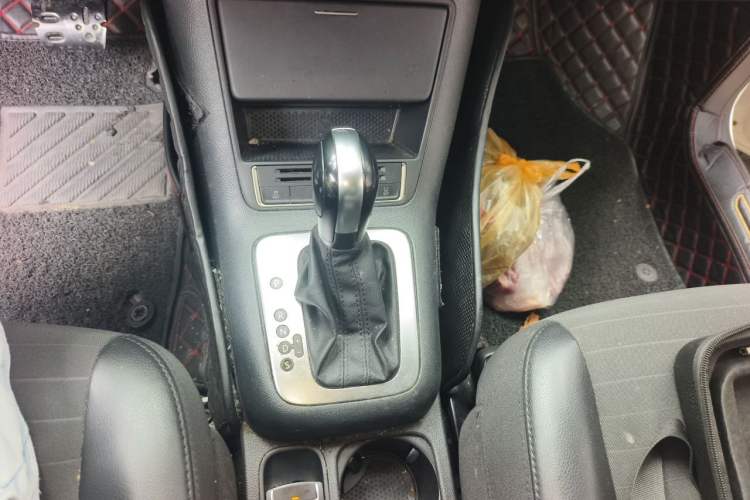 Used Volkswagen Tiguan 2015 1.8TSI Automatic Two-Wheel Drive Trend Edition Gear Lever