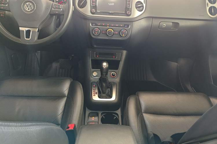 Used Volkswagen Tiguan 2015 1.8TSI Automatic Two-Wheel Drive Luxury Model Gear Lever