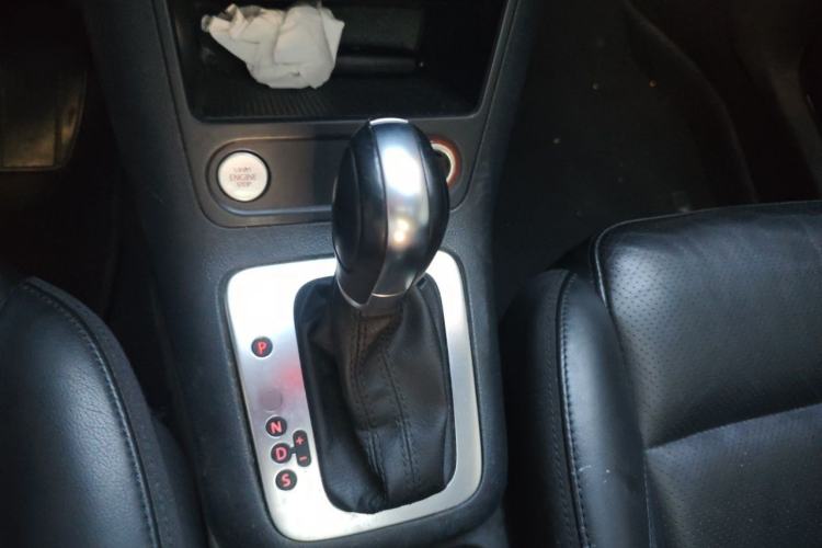Used Volkswagen Tiguan 2015 1.8TSI Automatic Two-Wheel Drive Luxury Model Gear Lever