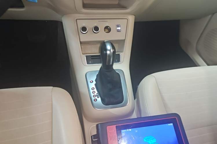 Used Volkswagen Tiguan 2015 1.8TSI Automatic Two-Wheel Drive Trend Edition Gear Lever