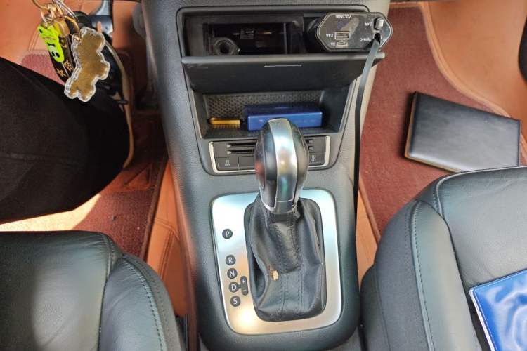 Used Volkswagen Tiguan 2015 1.8TSI Automatic Two-Wheel Drive Comfort Edition Gear Lever
