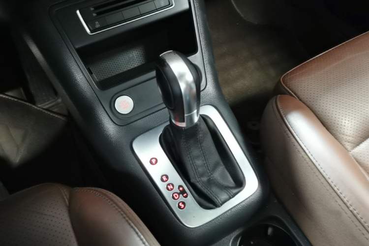 Used Volkswagen Tiguan 2015 1.8TSI Automatic Two-Wheel Drive Luxury Model Gear Lever