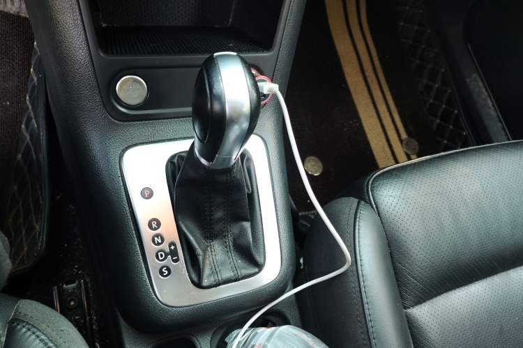Used Volkswagen Tiguan 2015 1.8TSI Automatic Two-Wheel Drive Luxury Model Gear Lever