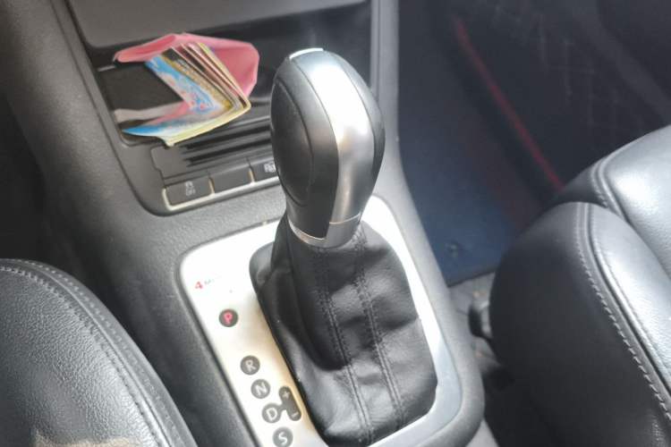 Used Volkswagen Tiguan 2015 2.0 TSI Comfort Edition Gear Lever