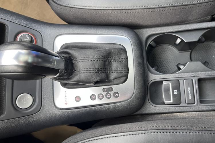 Used Volkswagen Tiguan 2015 2.0 TSI Automatic All-Wheel Drive Flagship Edition Gear Lever