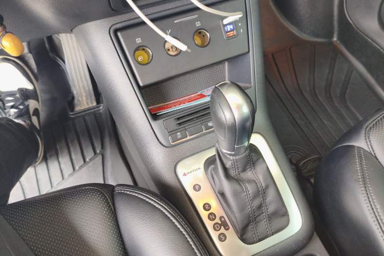 Used Volkswagen Tiguan 2015 2.0 TSI Comfort Edition Gear Lever