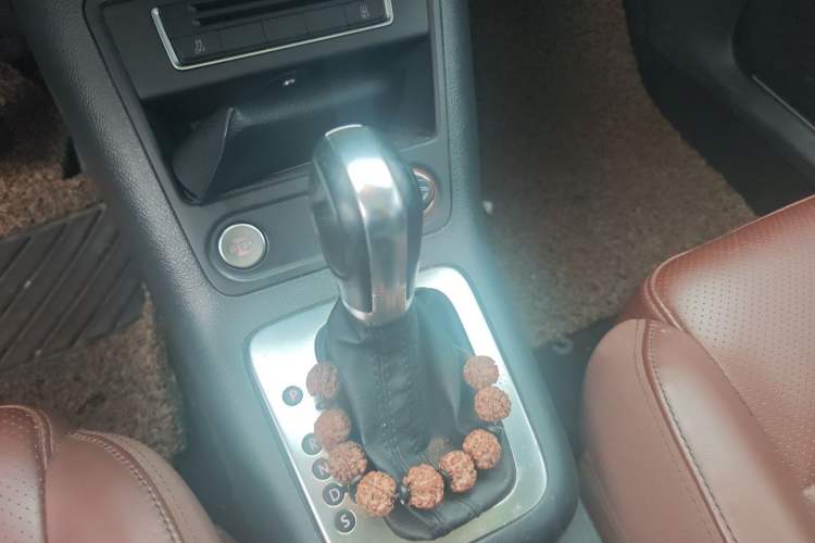 Used Volkswagen Tiguan 2015 1.8TSI Automatic Two-Wheel Drive Luxury Model Gear Lever