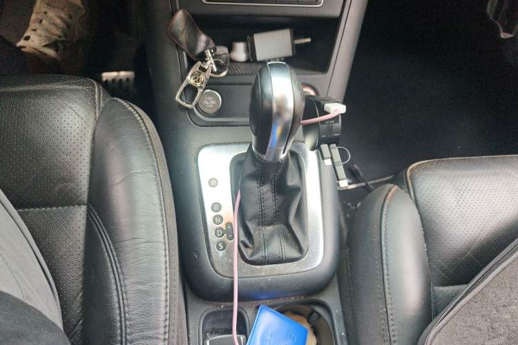 Used Volkswagen Tiguan 2015 1.8TSI Automatic Two-Wheel Drive Luxury Model Gear Lever