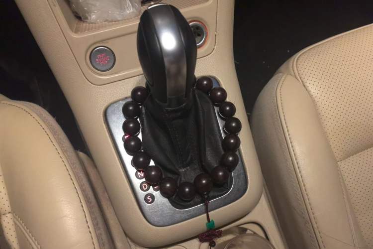 Used Volkswagen Tiguan 2015 1.8TSI Automatic Two-Wheel Drive Luxury Model Gear Lever