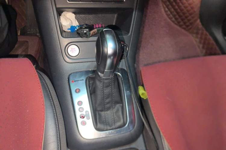 Used Volkswagen Tiguan 2015 2.0 TSI Automatic All-Wheel Drive Flagship Edition Gear Lever