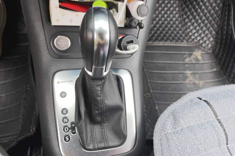 Used Volkswagen Tiguan 2015 1.8TSI Automatic All-Wheel-Drive Luxury Model Gear Lever
