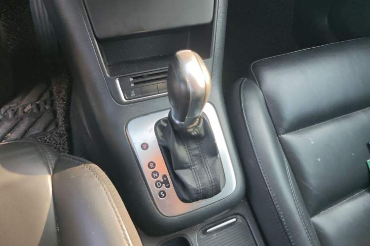 Used Volkswagen Tiguan 2015 1.8TSI Automatic Two-Wheel Drive Comfort Edition Gear Lever