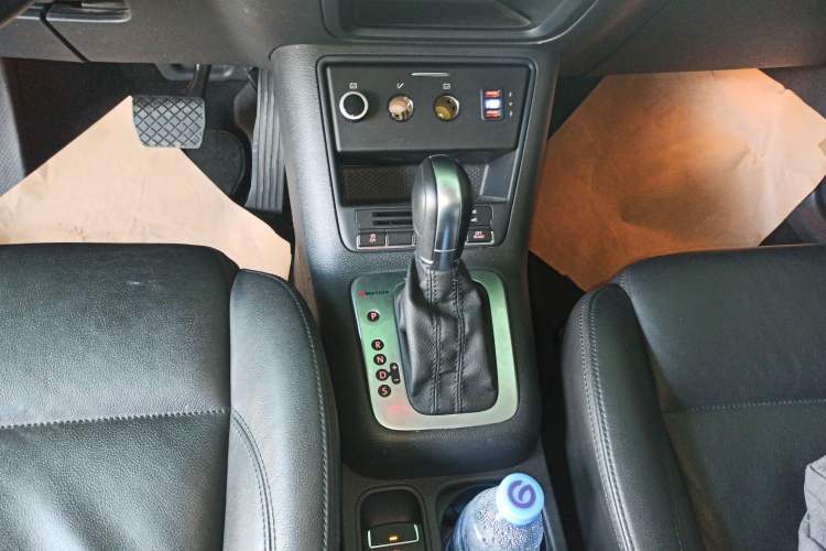 Used Volkswagen Tiguan 2015 2.0 TSI Comfort Edition Gear Lever