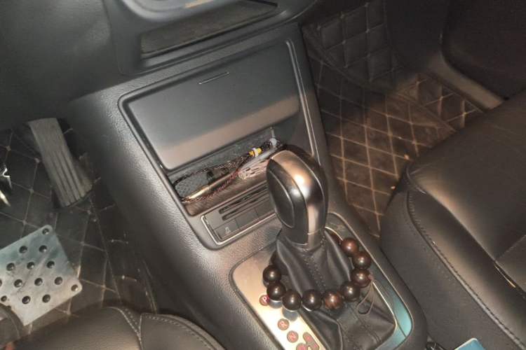 Used Volkswagen Tiguan 2015 1.8TSI Automatic Two-Wheel Drive Comfort Edition Gear Lever