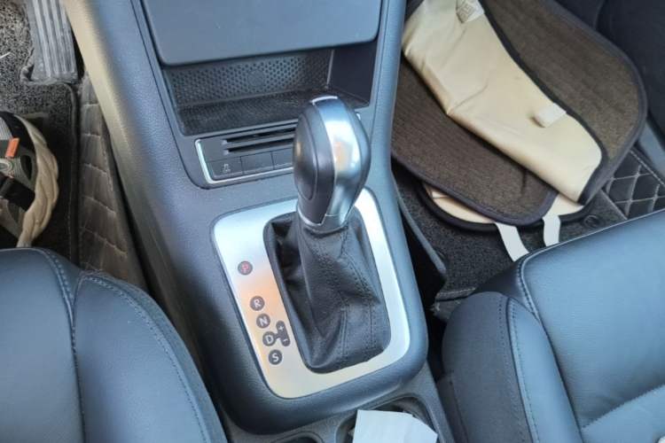 Used Volkswagen Tiguan 2015 1.8TSI Automatic Two-Wheel Drive Comfort Edition Gear Lever