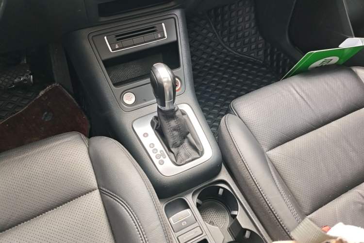Used Volkswagen Tiguan 2015 1.8TSI Automatic Two-Wheel Drive Luxury Model Gear Lever