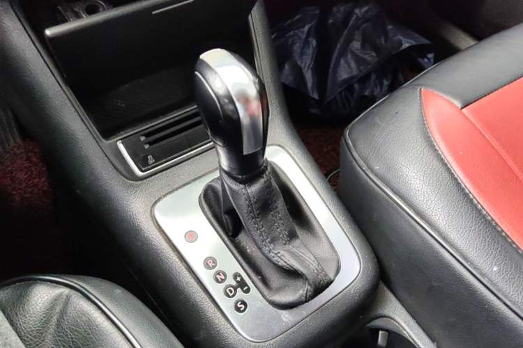 Used Volkswagen Tiguan 2015 1.8TSI Automatic Two-Wheel Drive Trend Edition Gear Lever