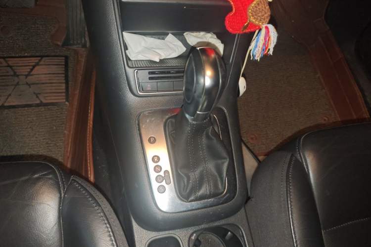Used Volkswagen Tiguan 2015 1.8TSI Automatic Two-Wheel Drive Comfort Edition Gear Lever