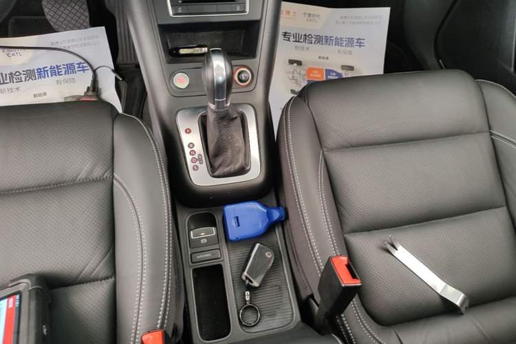 Used Volkswagen Tiguan 2015 1.8TSI Automatic Two-Wheel Drive Luxury Model Gear Lever