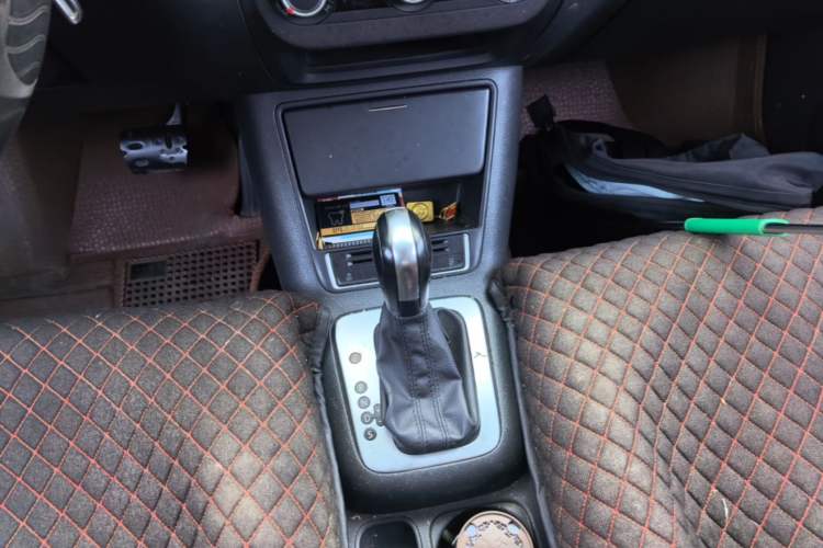 Used Volkswagen Tiguan 2015 1.8TSI Automatic Two-Wheel Drive Trend Edition Gear Lever