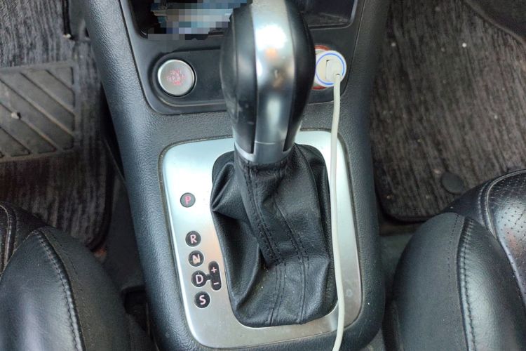Used Volkswagen Tiguan 2015 1.8TSI Automatic Two-Wheel Drive Luxury Model Gear Lever