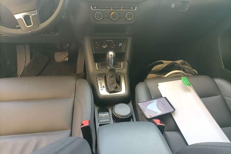 Used Volkswagen Tiguan 2015 1.8TSI Automatic Two-Wheel Drive Comfort Edition Gear Lever