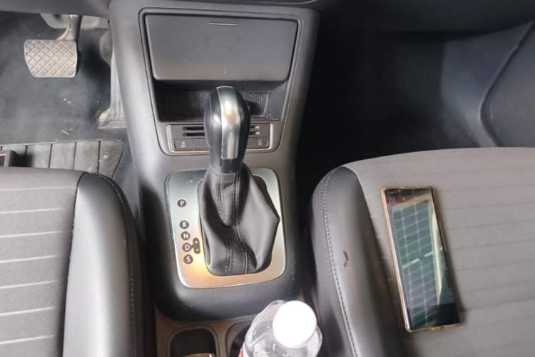 Used Volkswagen Tiguan 2015 1.8TSI Automatic Two-Wheel Drive Trend Edition Gear Lever