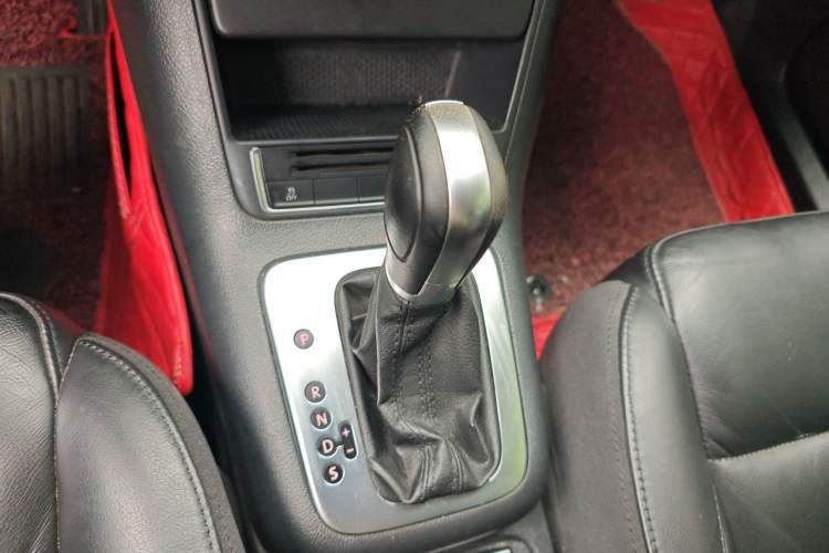 Used Volkswagen Tiguan 2015 1.8TSI Automatic Two-Wheel Drive Comfort Edition Gear Lever